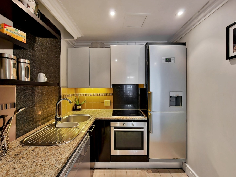 1 Bedroom Property for Sale in Green Point Western Cape